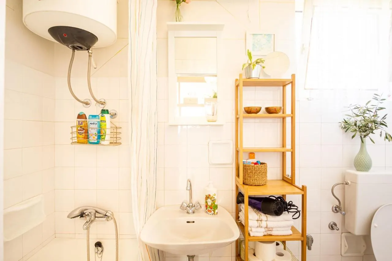 Spacious Apartment By The Sea 8+4 PUY 0*,