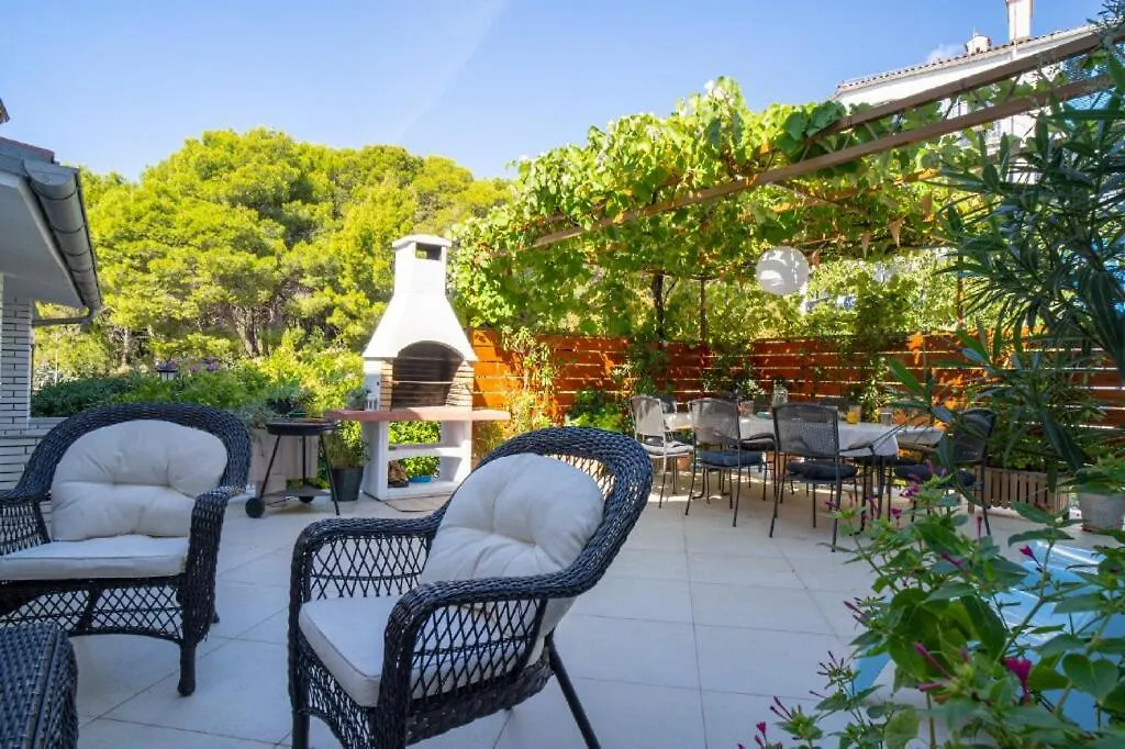 Spacious Apartment By The Sea 8+4 Pula 0*,