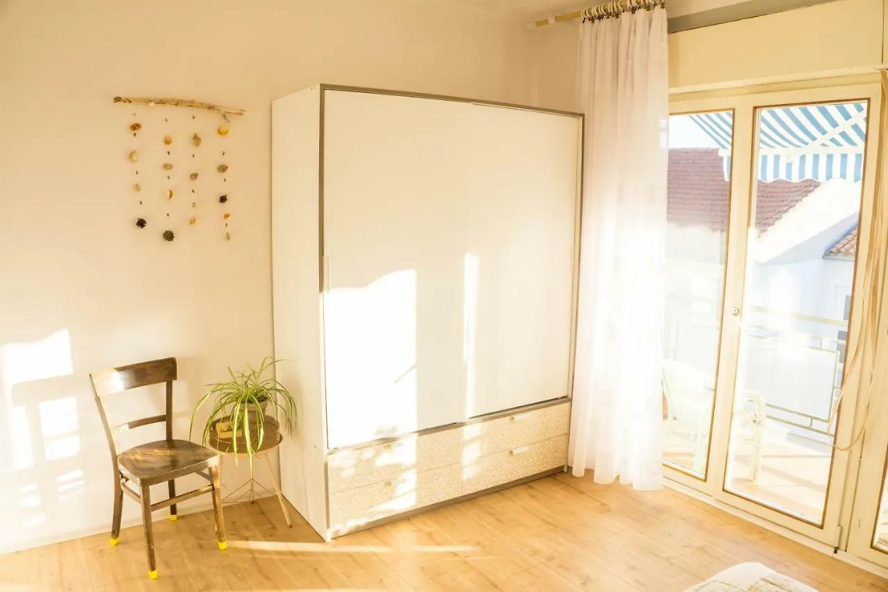 Spacious Apartment By The Sea 8+4 PUY